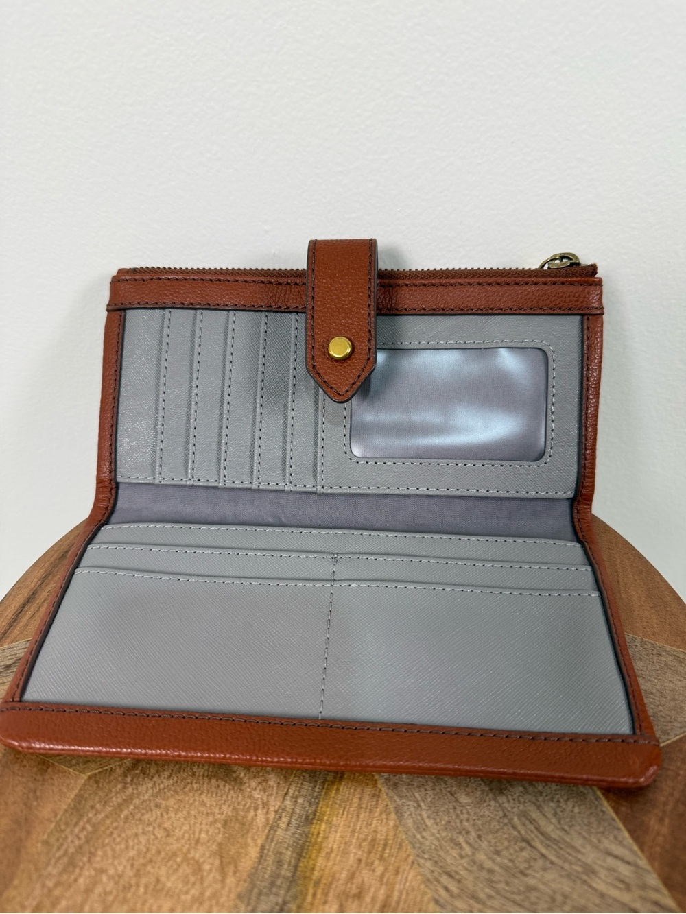 Fossil Lanie Clutch Wallet Medium Brown Leather Minimalist Vintage Inspired - Picture 3 of 5